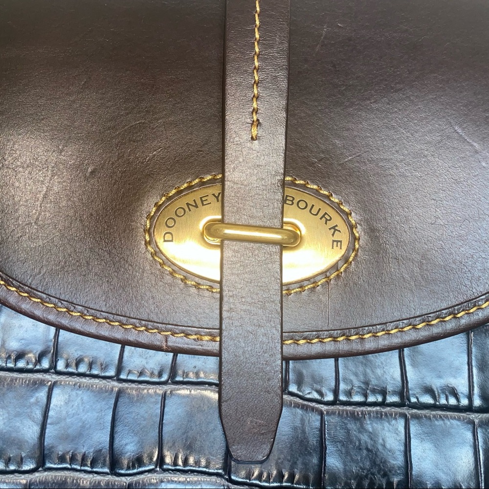 **RARE SAMPLE BAG*** Dooney  & Bourke Croc Print Leather Crossbody Purse - Picture 4 of 16